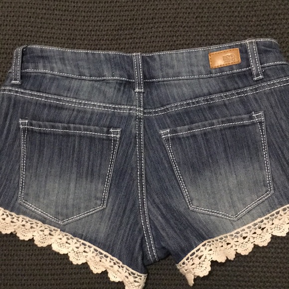 RSQ Cali Crochet Jean shorts - Picture 3 of 4